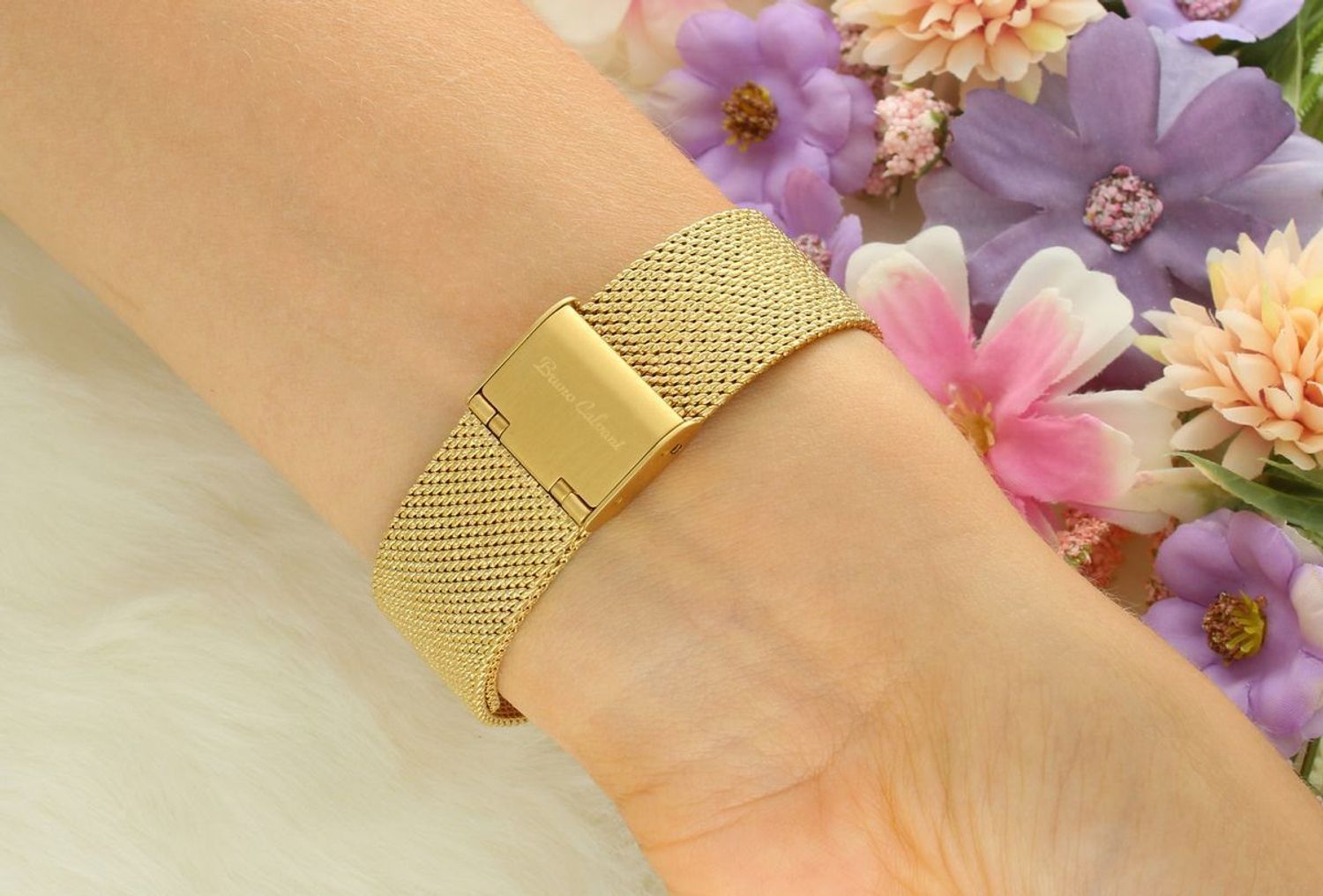 Zegarek damski na bransolecie mesh z cyframi Bruno Calvani BC90550 Gold Zegarek na prezent dla kobiety. Damski zegarek z cyferkami. Damski tani zegarek w złotym kolorze..jpg